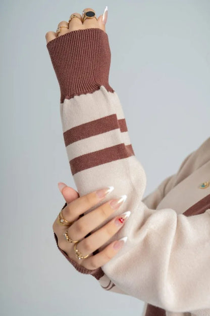 سوت تريكو بلونين بتفاصيل راقية وخامة عالي الجودة - Beige