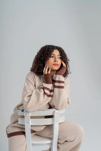 سوت تريكو بلونين بتفاصيل راقية وخامة عالي الجودة - Beige